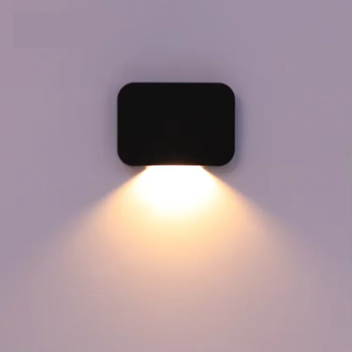 Akra step wall light